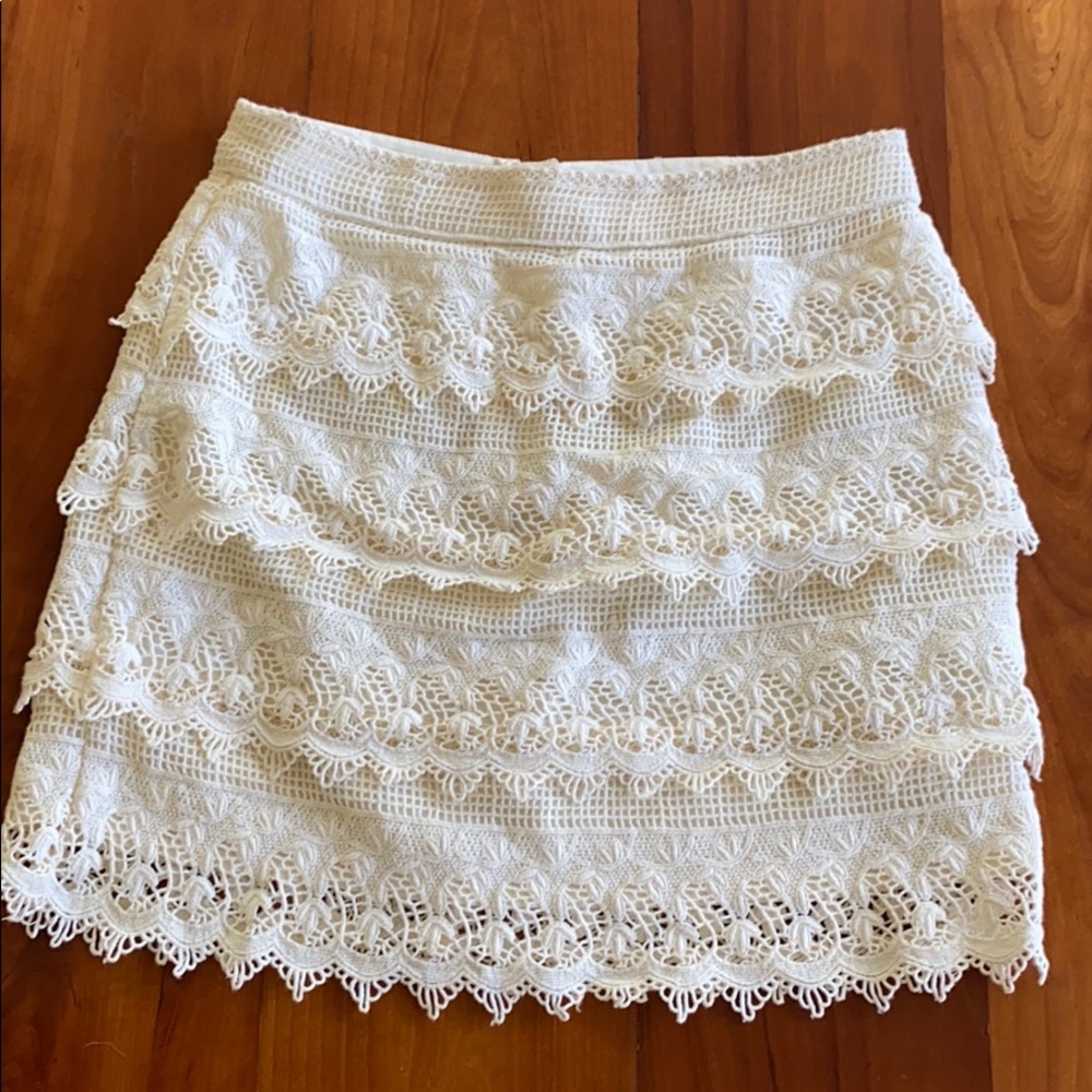 American Eagle lace skirt